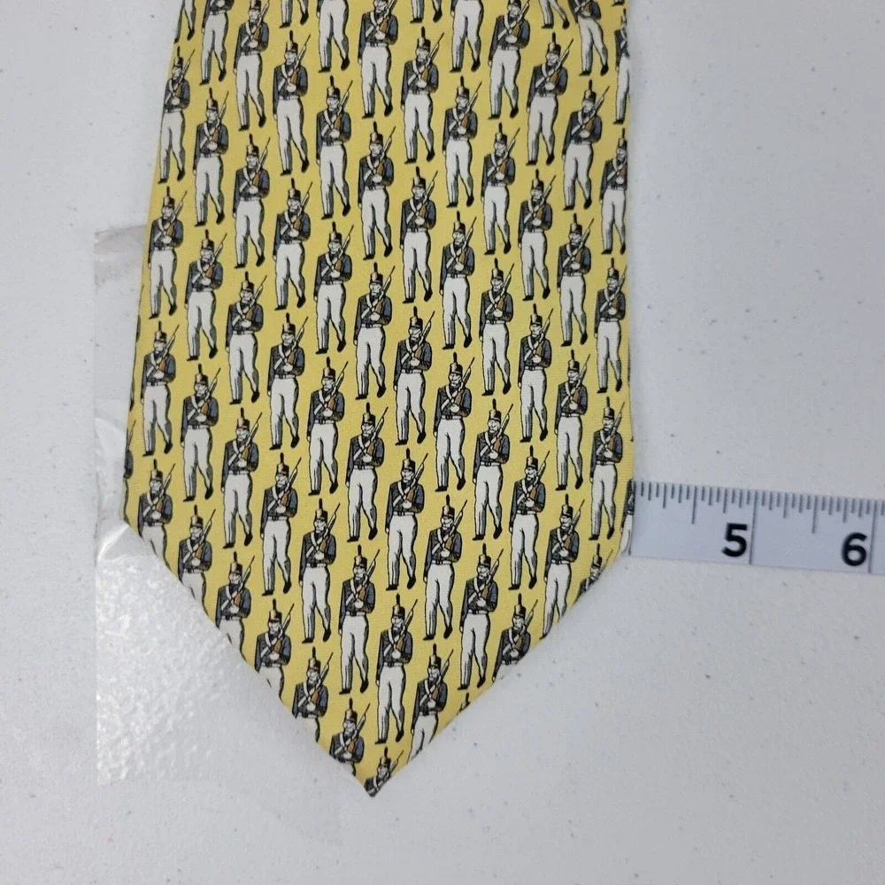 Rivety of Boston Tie yellow soldier 132‎